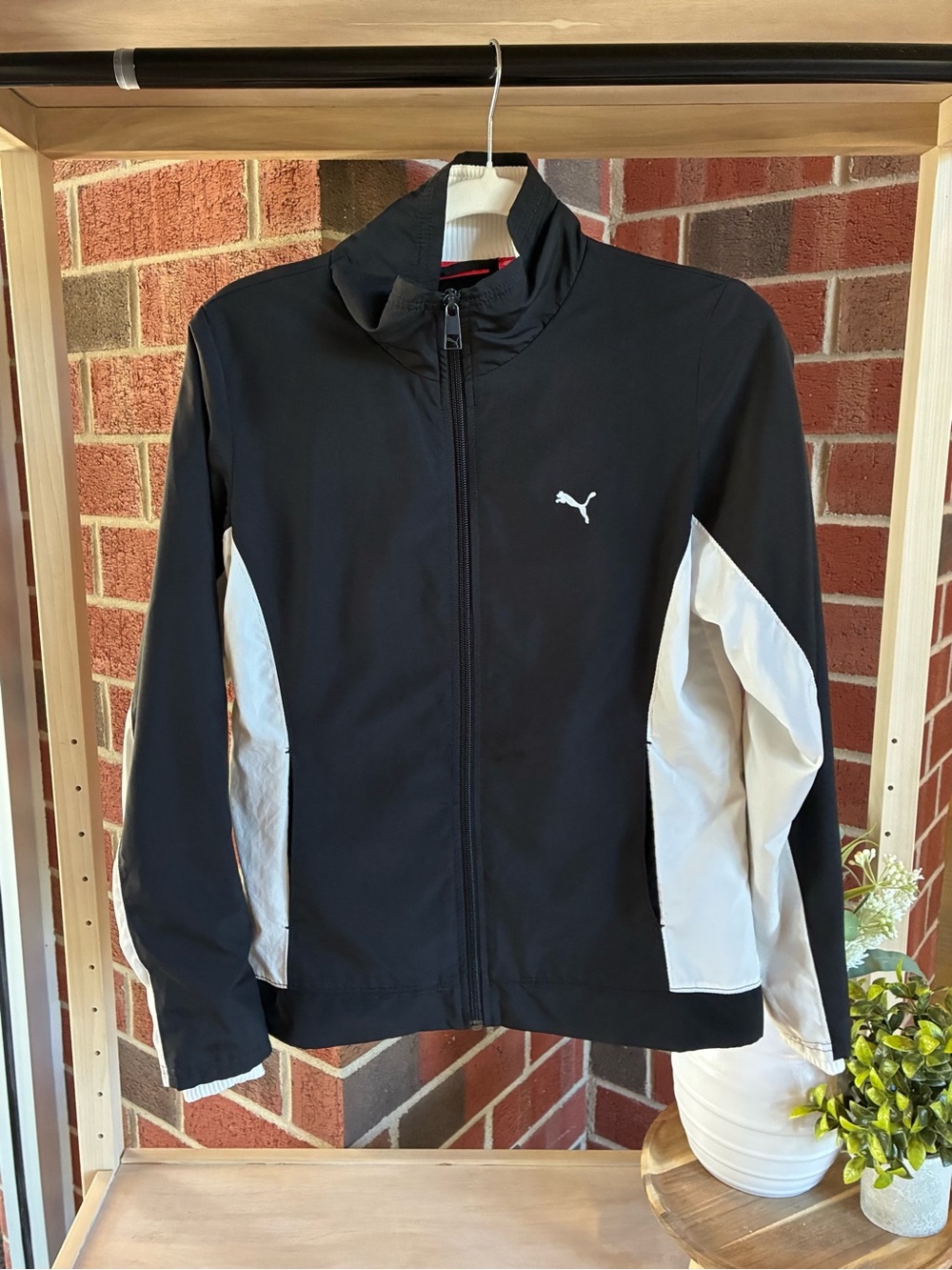 Puma Full Zip Track Jacket Black White Two Tone Design Logo Size S
Zip Pockets